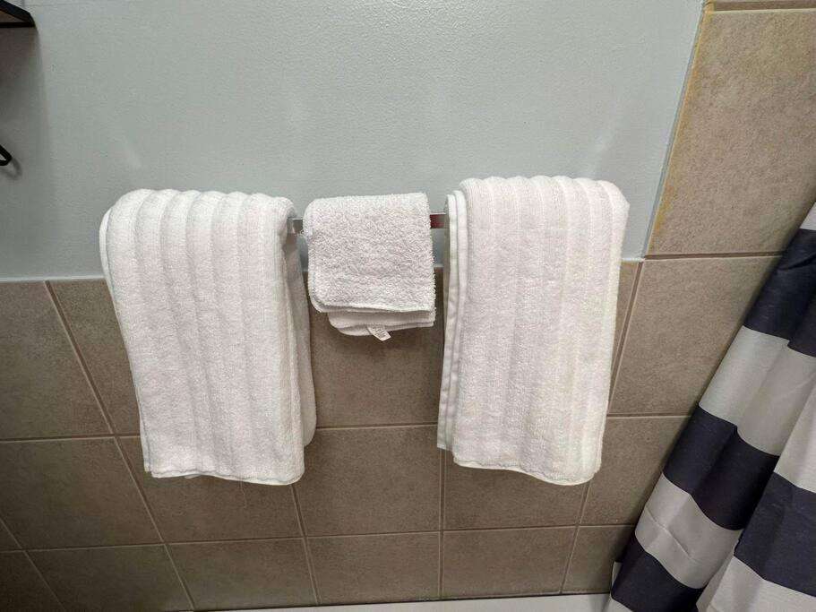 Like 4-Star Hotel, But Cheaper! Pawtucket Esterno foto