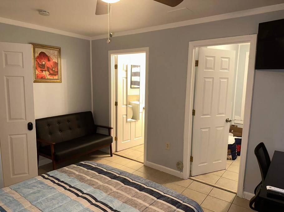 Like 4-Star Hotel, But Cheaper! Pawtucket Esterno foto